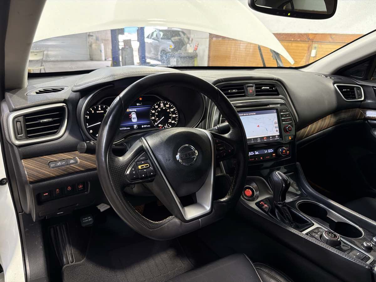 Used 2016 Nissan Maxima Platinum FWD image 17