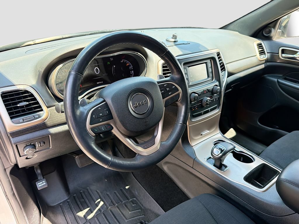 Used 2015 Jeep Grand Cherokee Laredo w/ Quick Order Package 23E AWD/4WD image 9