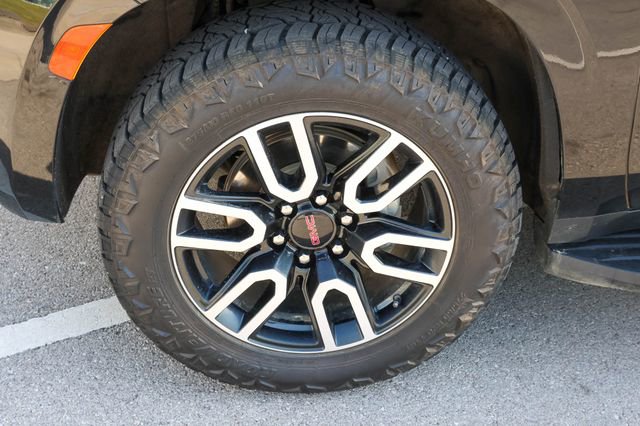 Used 2024 GMC Yukon AT4 w/ LPO, Floor Liner Package AWD/4WD image 4