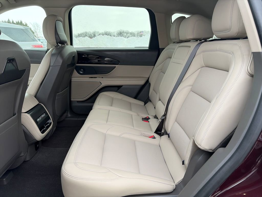 Used 2025 Lincoln Nautilus Premier w/ Equipment Group 102A image 29