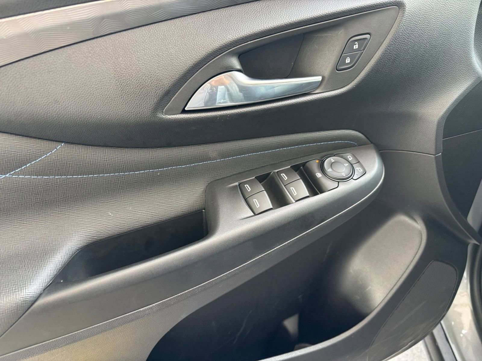 Used 2025 Buick Envista Sport Touring image 20