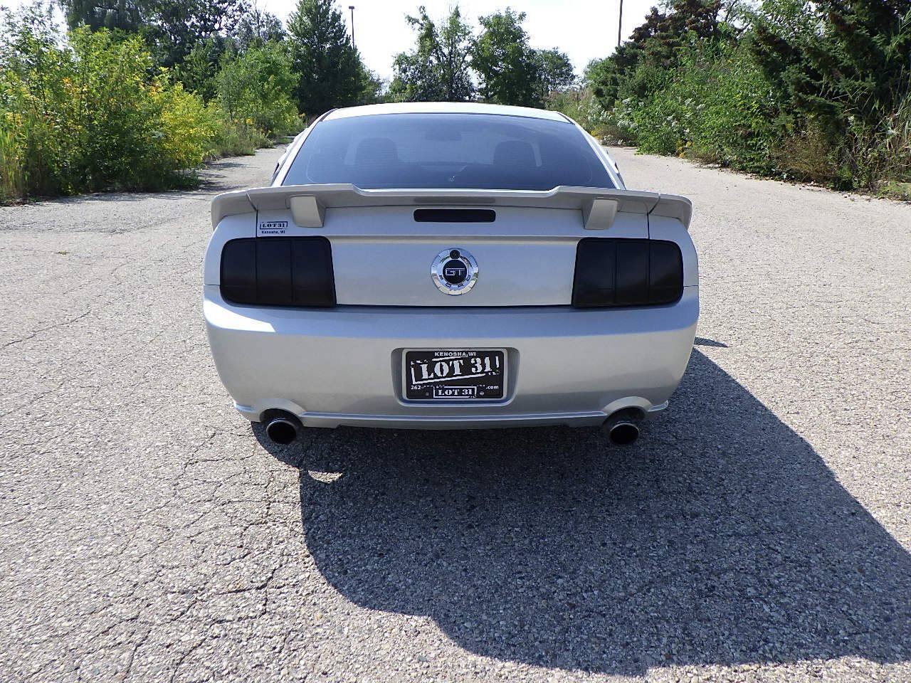 Used 2006 Ford Mustang GT RWD image 8