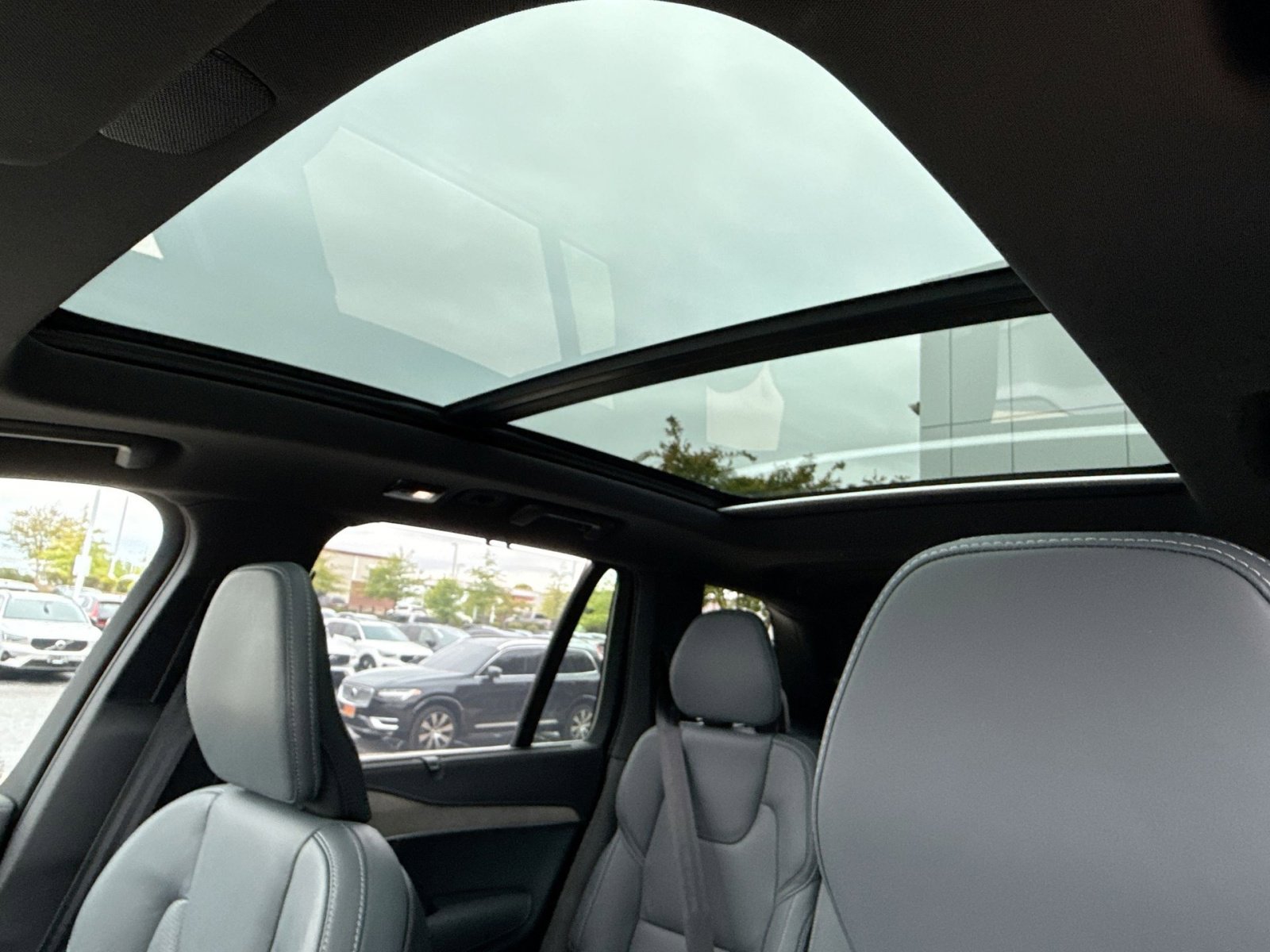 Certified 2024 Volvo XC90 B6 Ultimate w/ Protection Package Premier AWD/4WD image 24