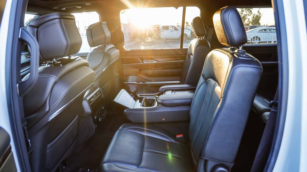 Used 2024 Jeep Grand Wagoneer L 4WD image 20