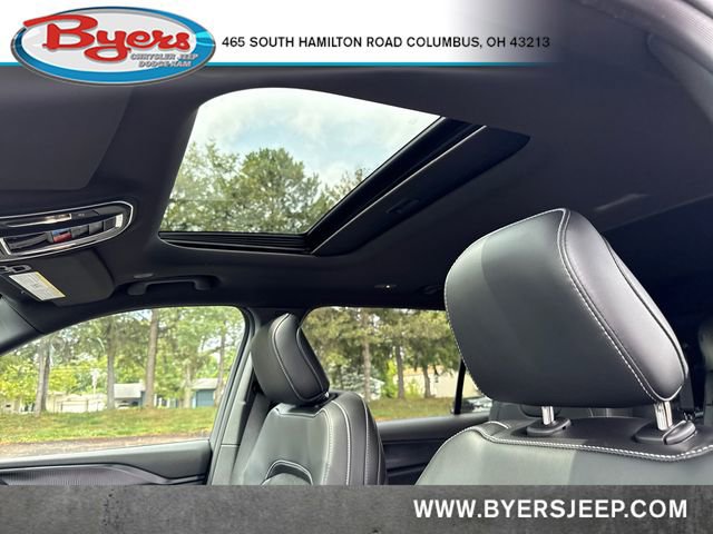 New 2025 Jeep Grand Cherokee L Altitude image 4