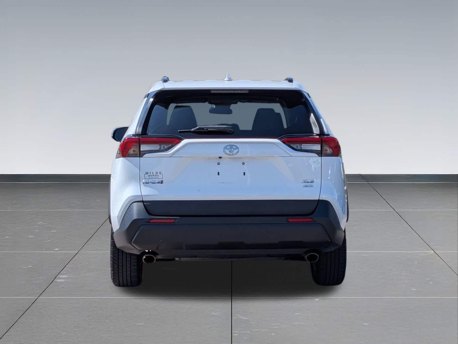 Used 2020 Toyota RAV4 XLE AWD/4WD image 4