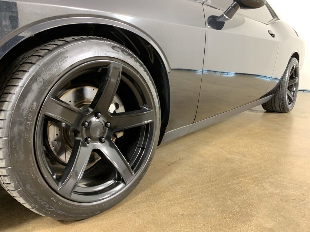 Used 2015 Dodge Challenger R/T Plus RWD image 2