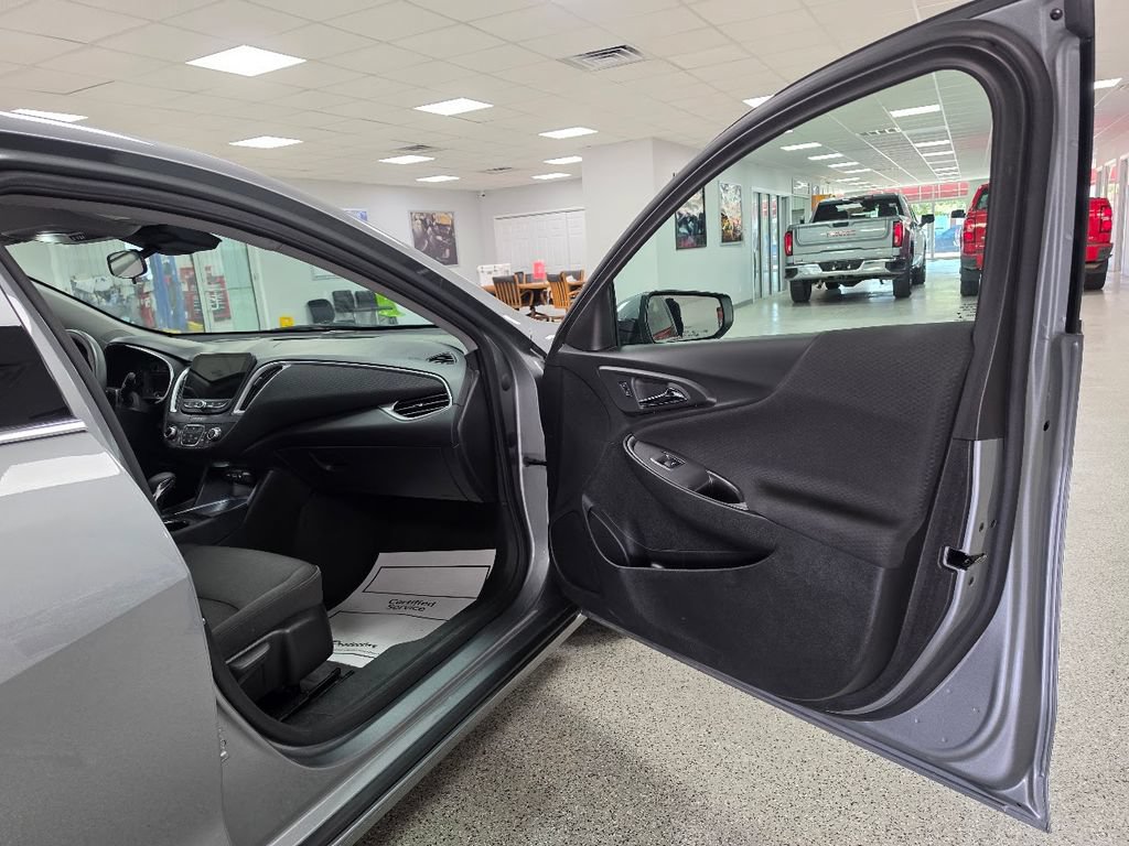 Used 2025 Chevrolet Malibu LT FWD image 30