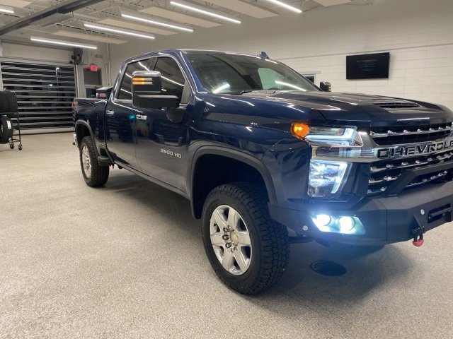 Used 2020 Chevrolet Silverado 3500 LTZ w/ LTZ Premium Package image 3