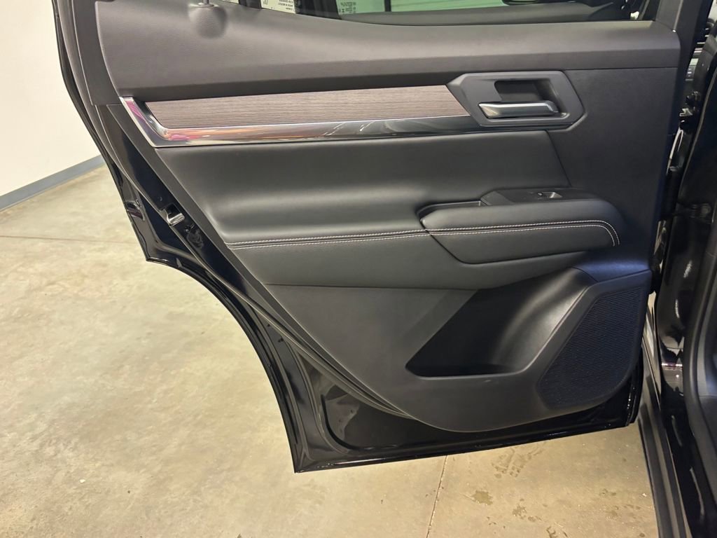 New 2026 GMC Terrain Denali w/ LPO, Floor Liner Package image 38