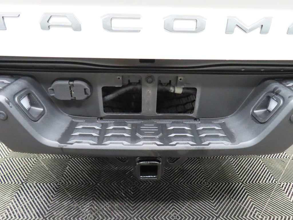 Used 2017 Toyota Tacoma TRD Pro image 31