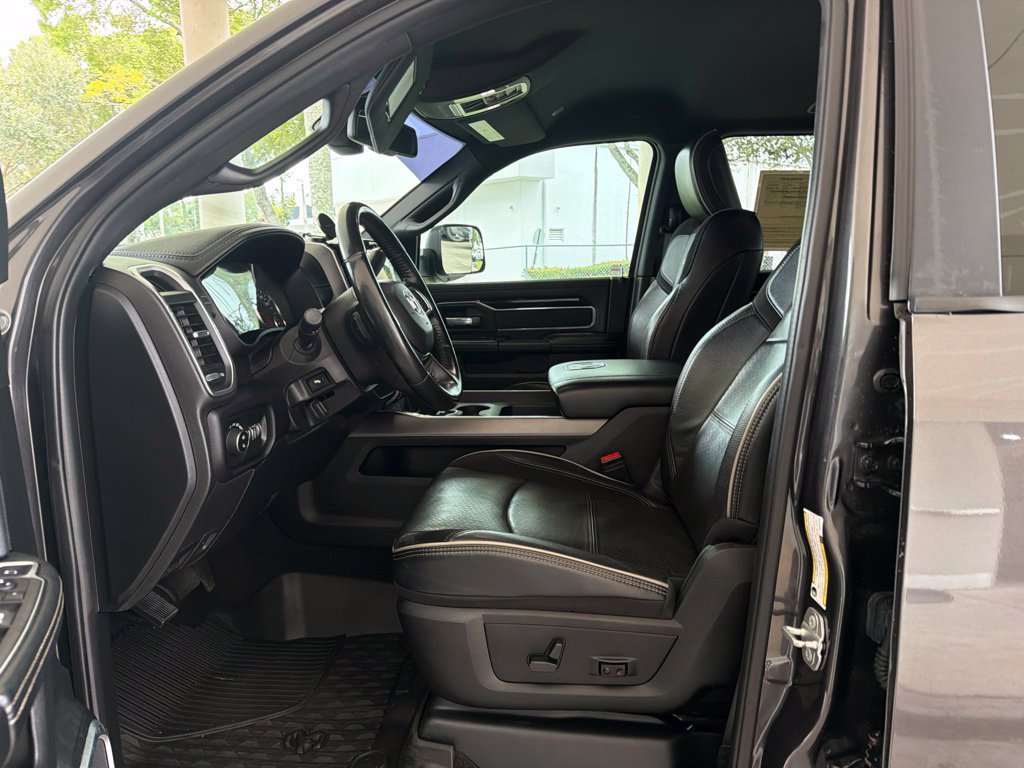 Used 2021 RAM 3500 Laramie w/ Max Tow Package AWD/4WD image 6