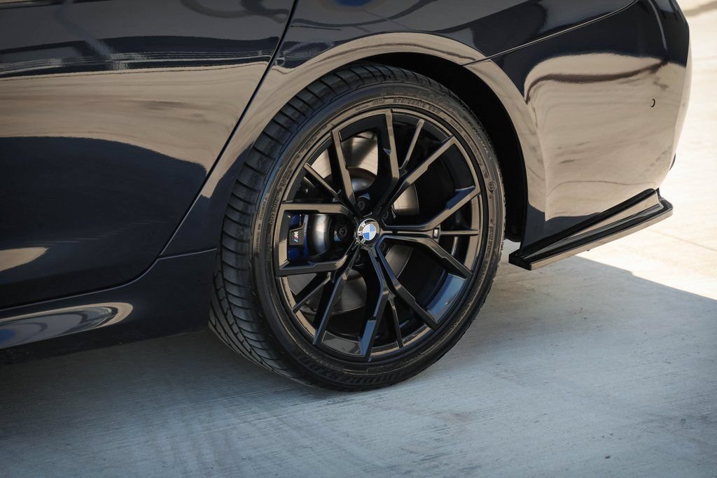 Used 2022 BMW M550i xDrive AWD/4WD image 36