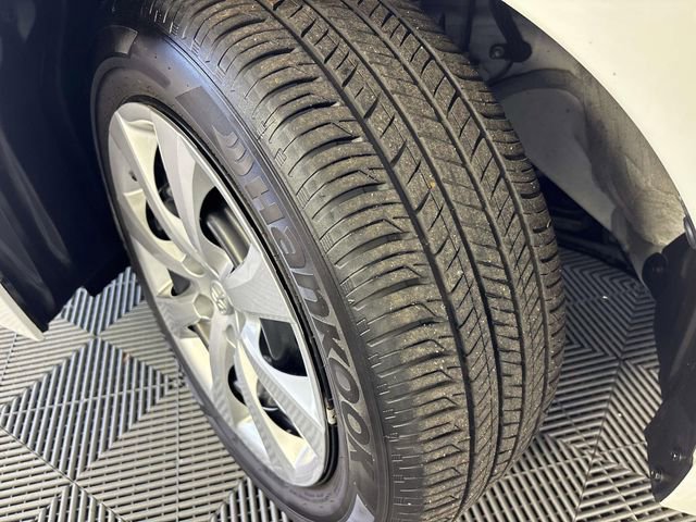 Used 2025 Toyota Corolla LE image 29