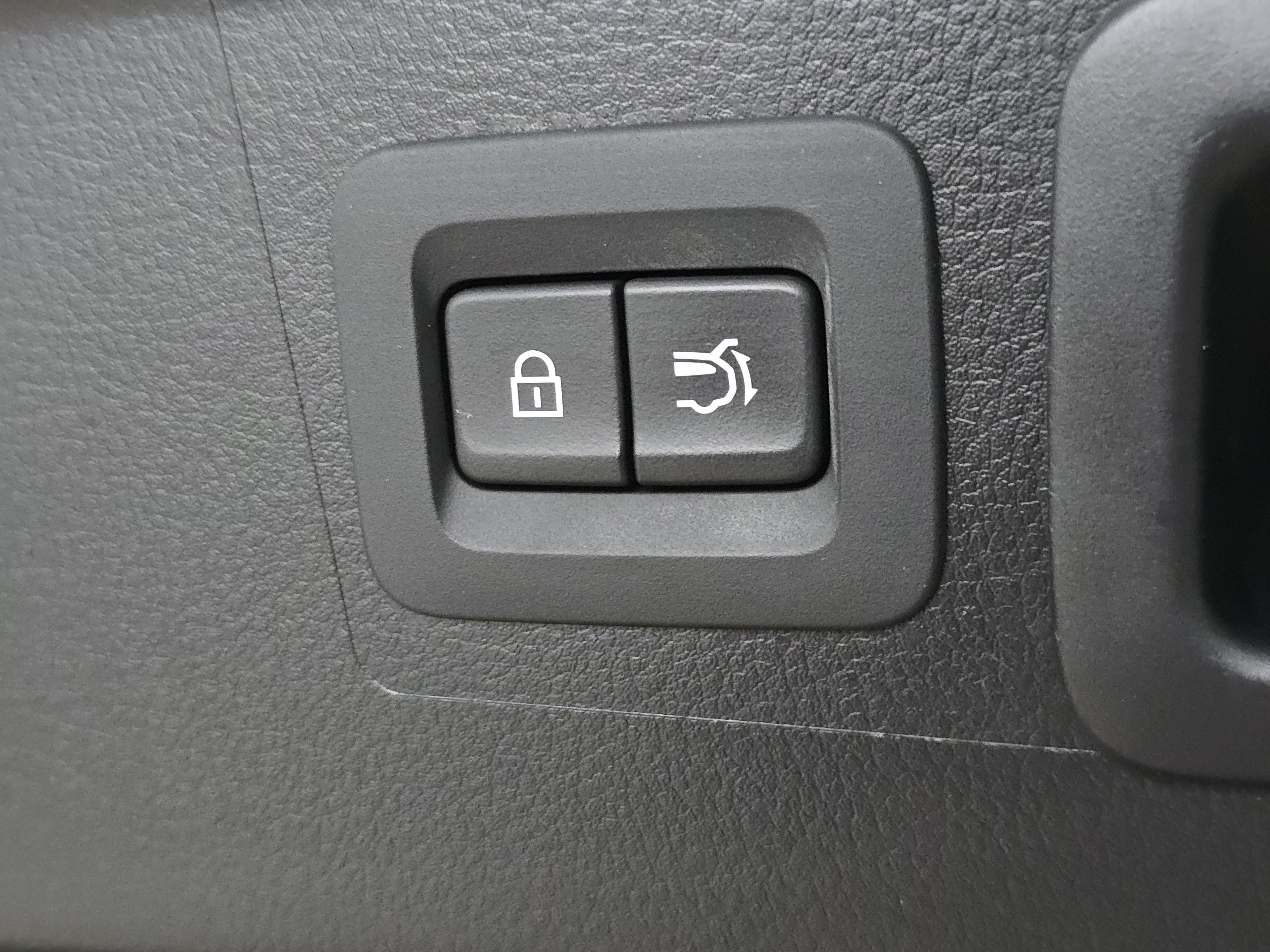 Used 2024 MAZDA CX-50 AWD 2.5 S w/ Premium Package image 18