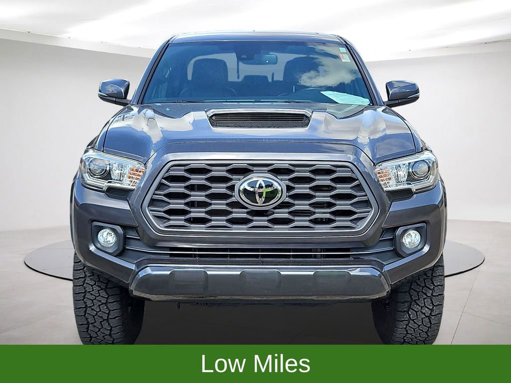 Used 2020 Toyota Tacoma TRD Sport w/ TRD Premium Sport Package AWD/4WD image 2