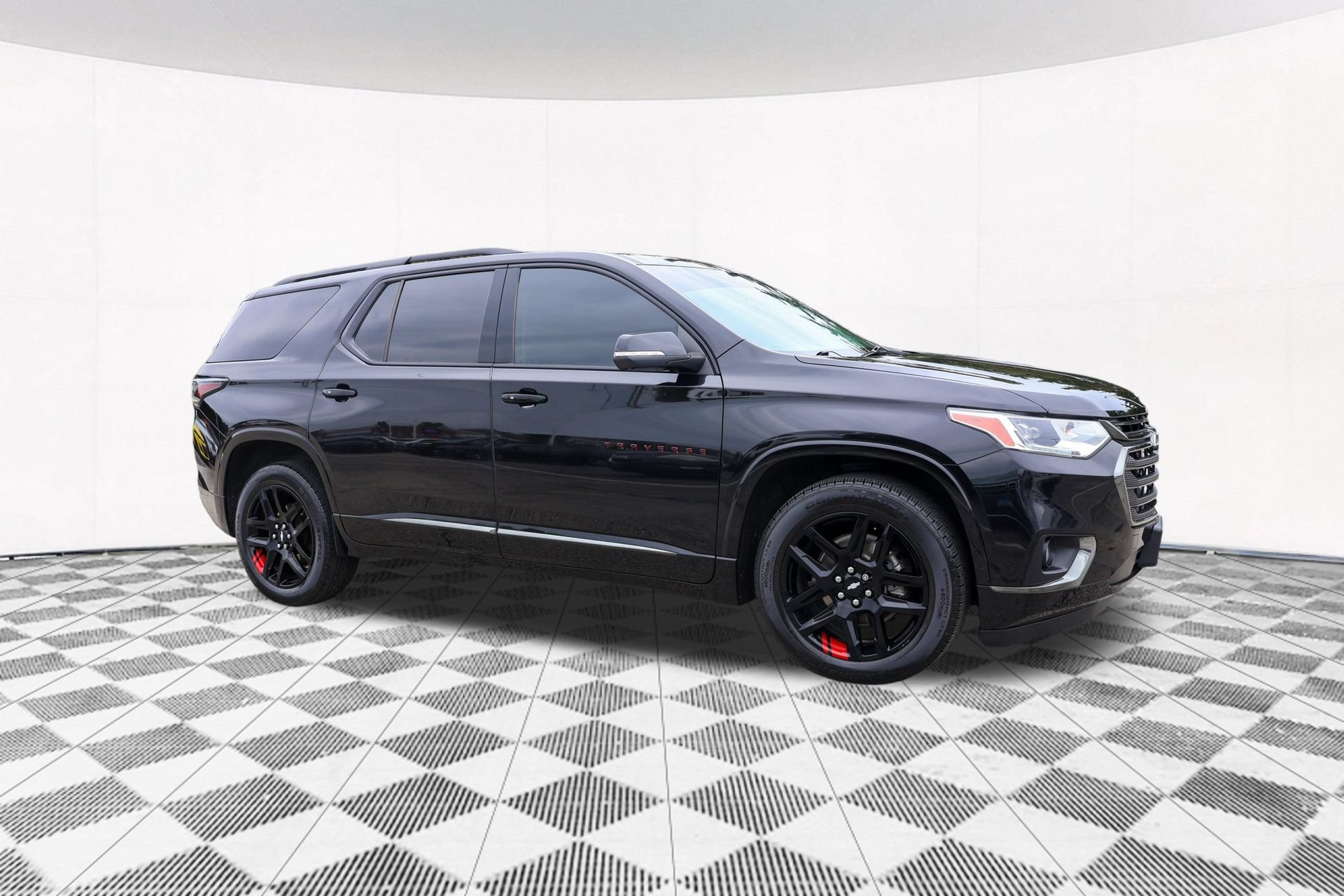 Used 2021 Chevrolet Traverse Premier w/ Redline Edition AWD/4WD image 17