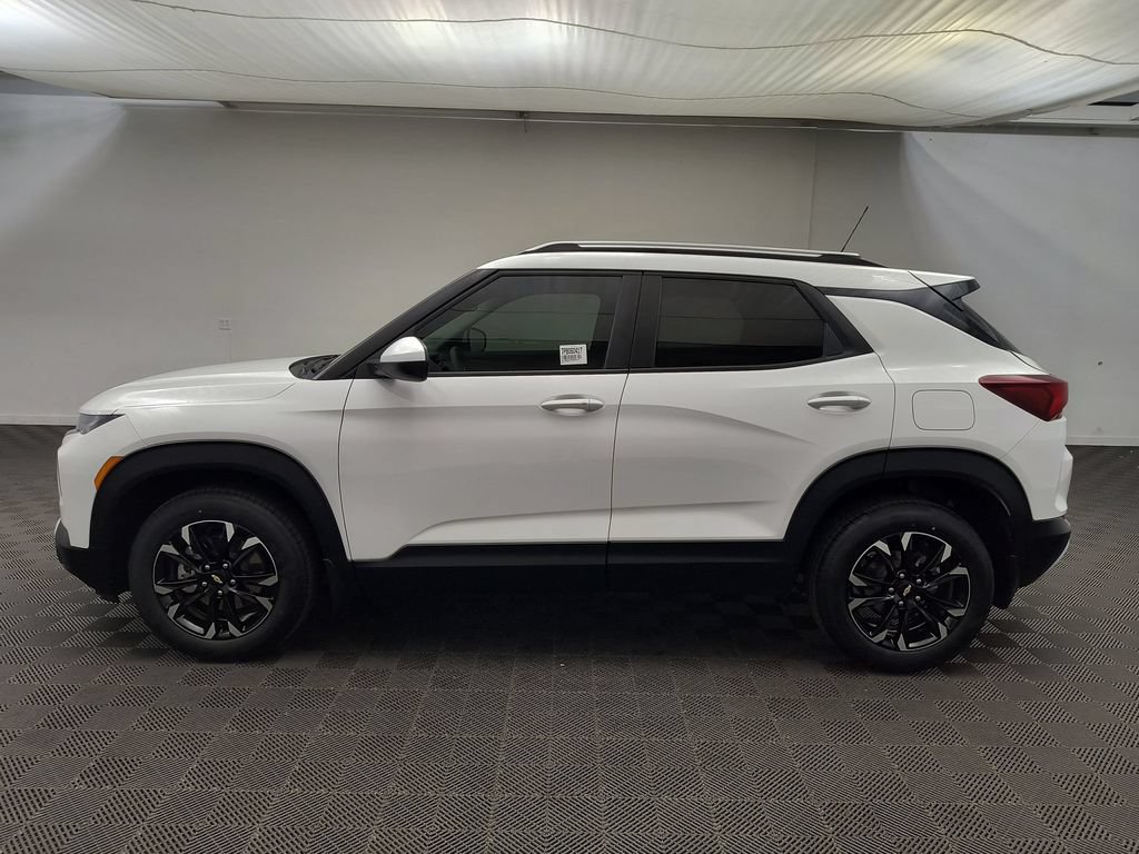 Used 2023 Chevrolet TrailBlazer LT AWD/4WD image 2