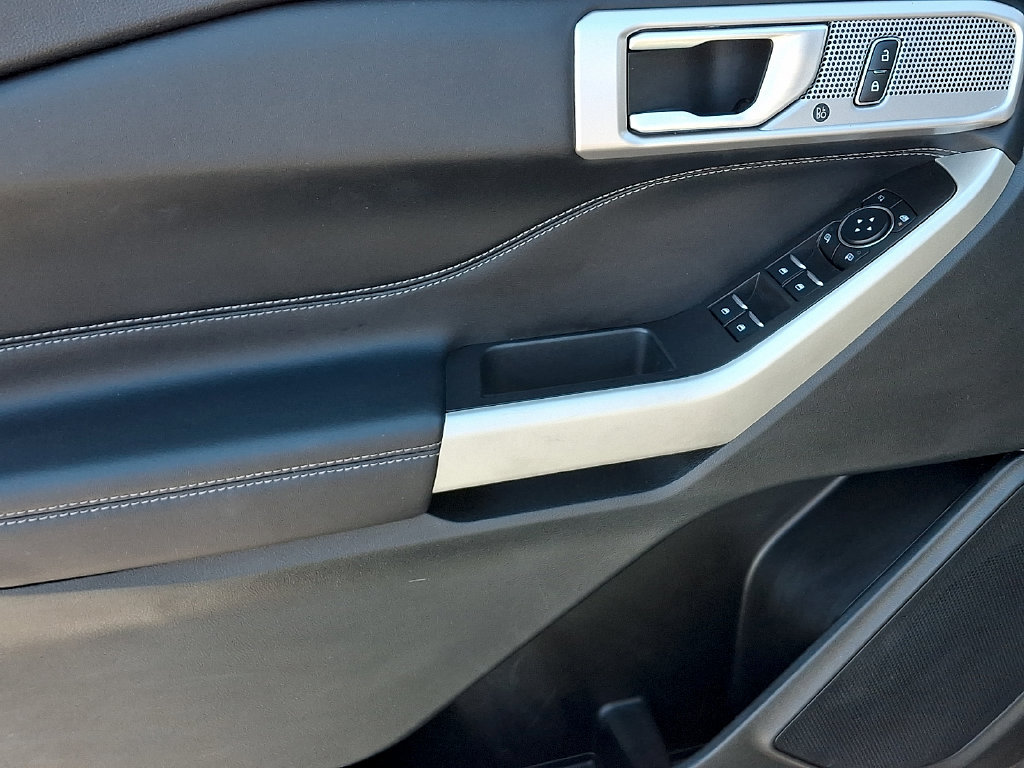 Used 2024 Ford Explorer Limited RWD image 12