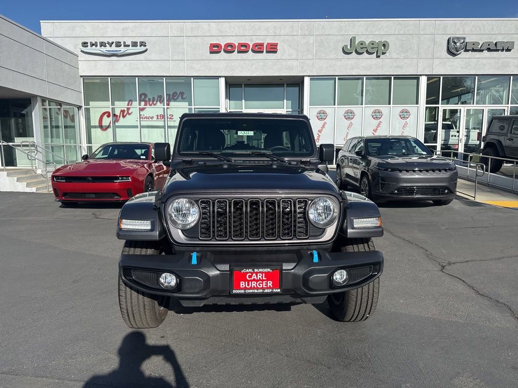 Certified 2024 Jeep Wrangler Unlimited w/ Convenience Group AWD/4WD image 2