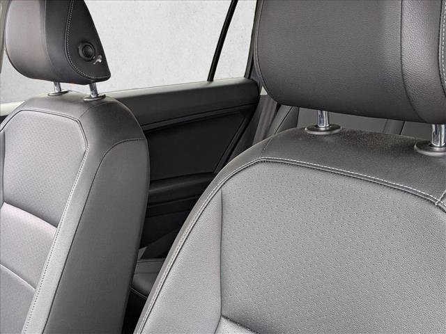 Used 2019 Volkswagen Tiguan SE image 12