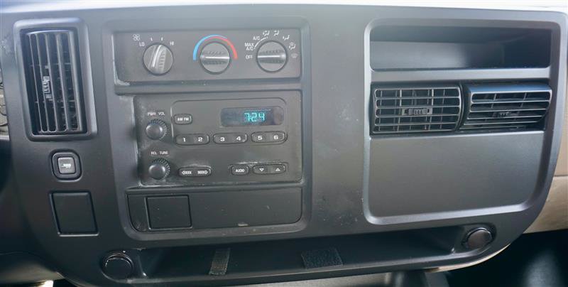 Used 2003 GMC Savana 1500 RWD image 15