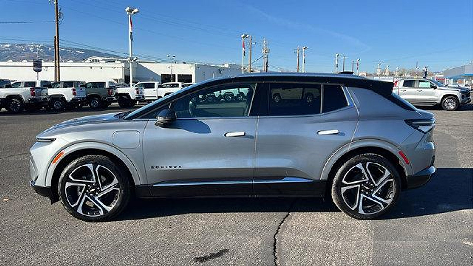 New 2026 Chevrolet Equinox EV LT image 8