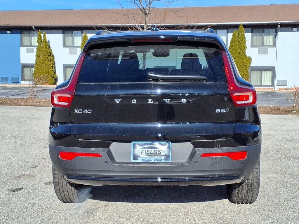 New 2026 Volvo XC40 B5 Plus w/ Climate Package AWD/4WD image 4