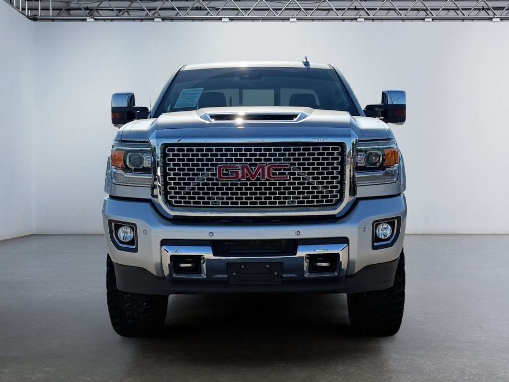 Used 2017 GMC Sierra 2500 Denali w/ Duramax Plus Package AWD/4WD image 8