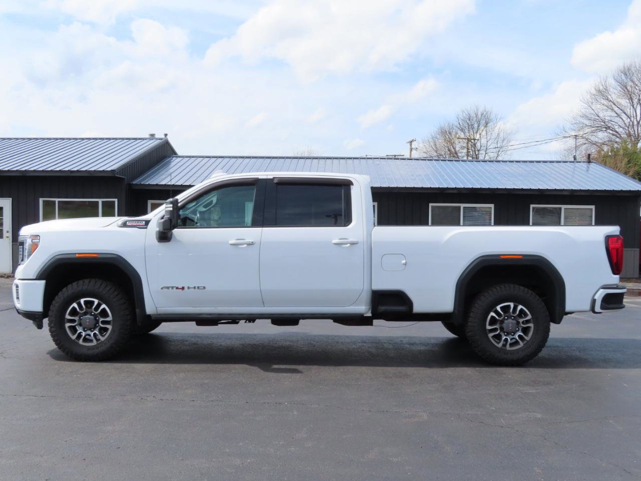 Used 2022 GMC Sierra 2500 AT4 w/ Gooseneck/5TH Wheel Package AWD/4WD image 3