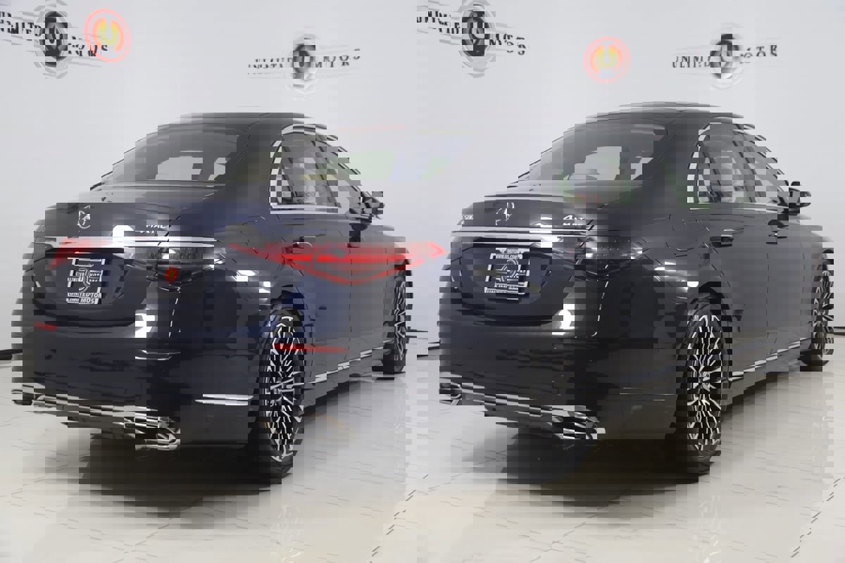 Used 2021 Mercedes-Benz S 580 4MATIC Sedan image 3