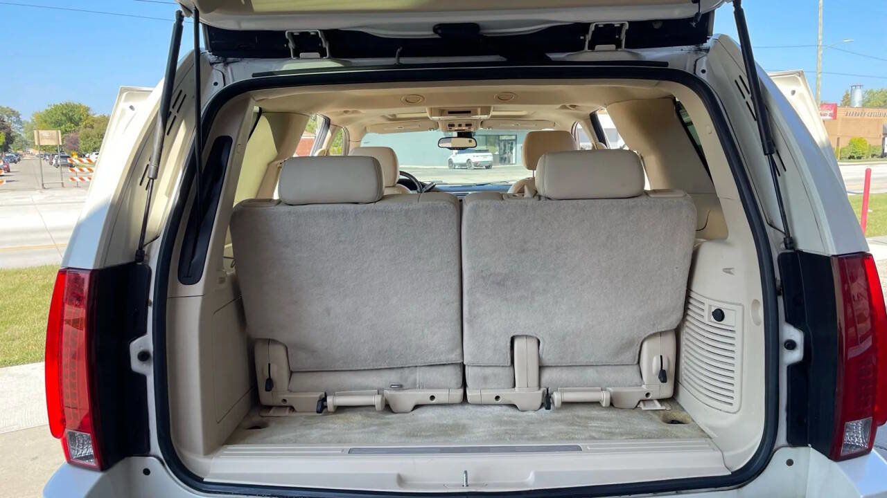 Used 2007 Cadillac Escalade AWD w/ Information Package image 25