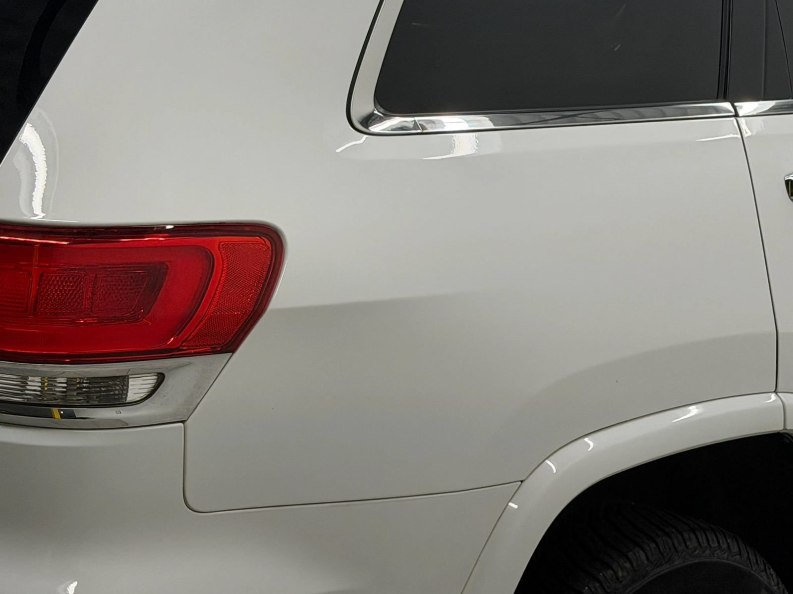 Used 2015 Jeep Grand Cherokee Overland AWD/4WD image 10
