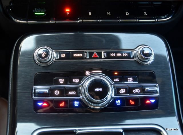 Used 2023 Lincoln Nautilus Reserve image 21