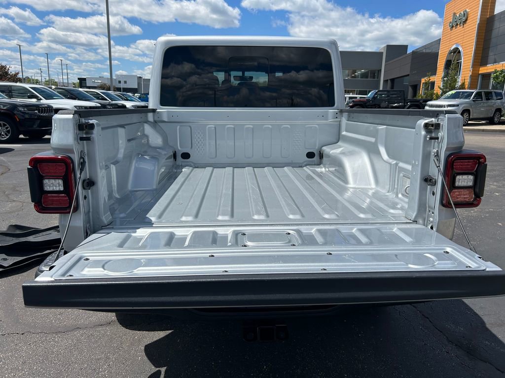 Certified 2023 Jeep Gladiator Rubicon w/ LED Lighting Group AWD/4WD image 26