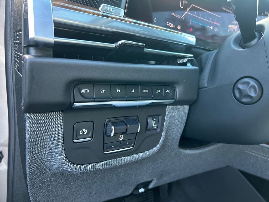 Used 2025 Cadillac Escalade ESV Premium Luxury Platinum image 21