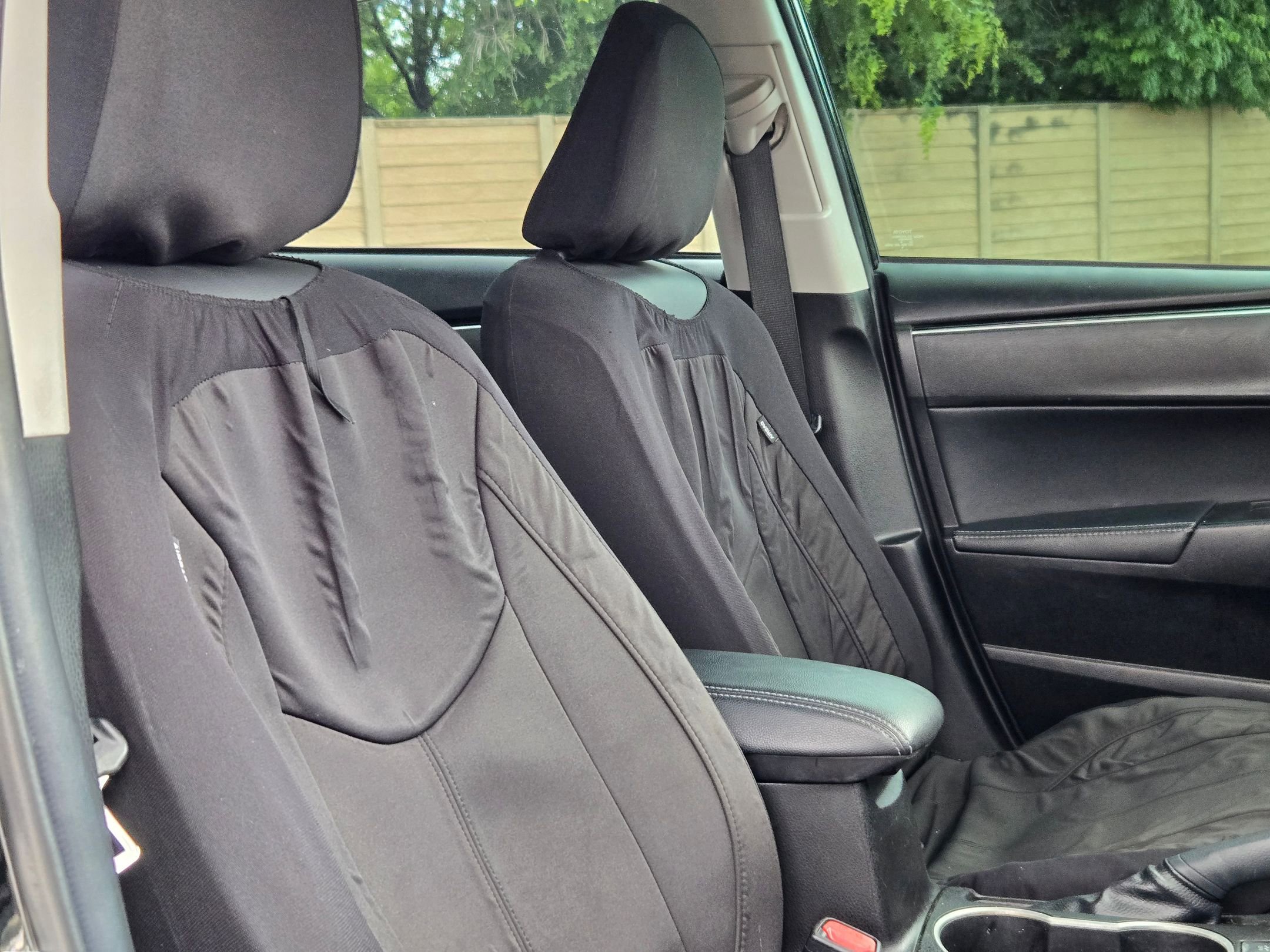 Used 2019 Toyota Corolla XLE FWD image 30
