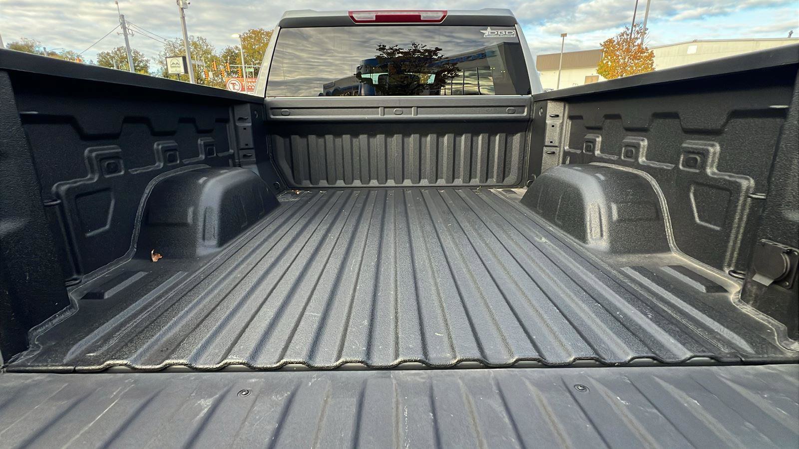 Used 2025 Chevrolet Silverado 1500 Custom w/ Turbomax Blackout Package image 16