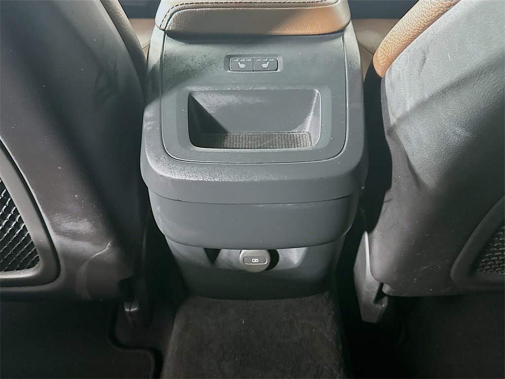 Used 2023 Volvo XC60 B5 Plus image 22