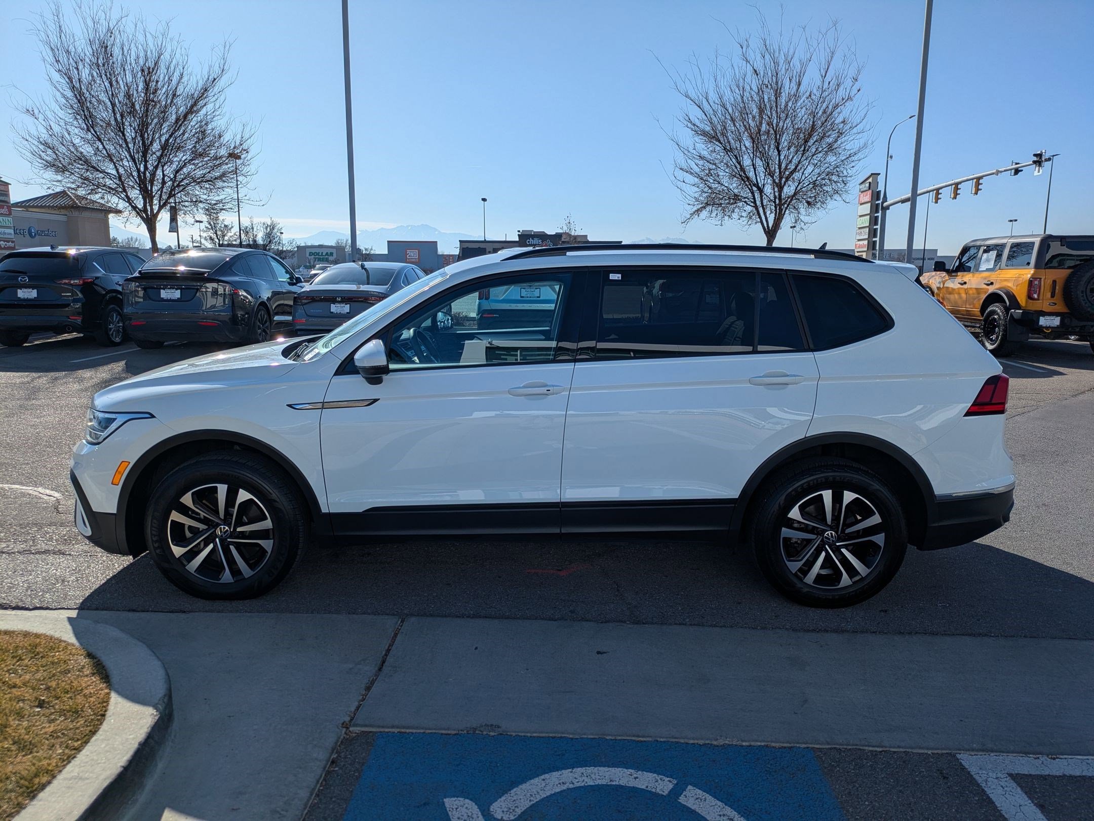 Certified 2023 Volkswagen Tiguan S image 10