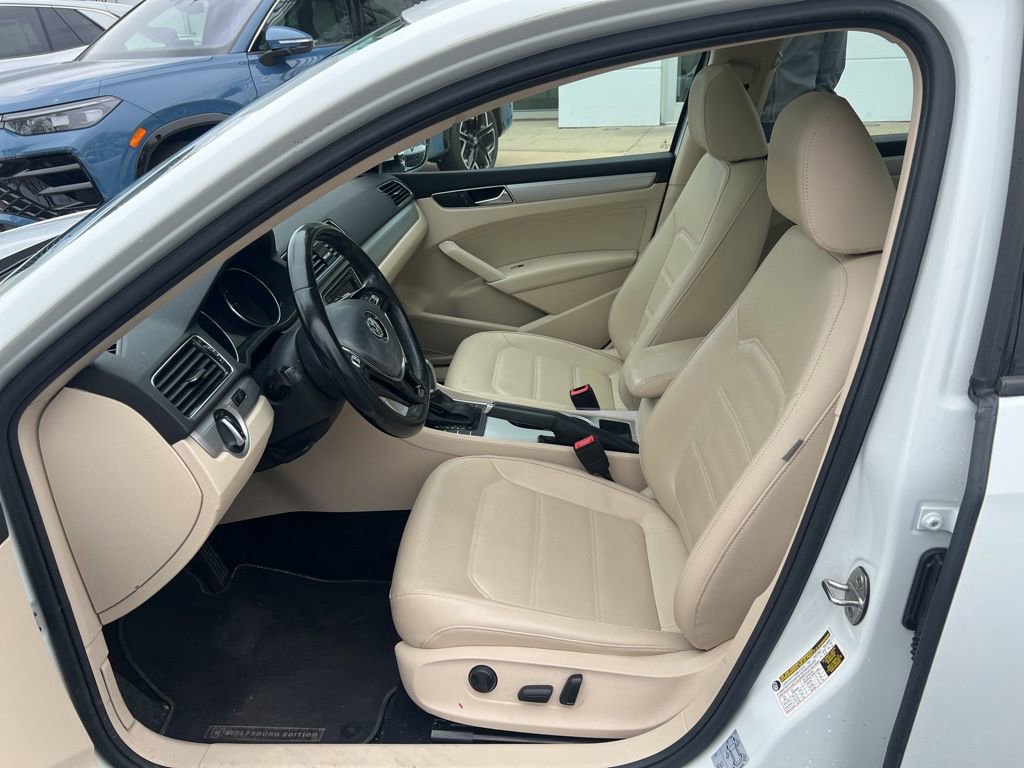 Used 2019 Volkswagen Passat 2.0T Wolfsburg w/ Wheels & Sunroof Package FWD image 11