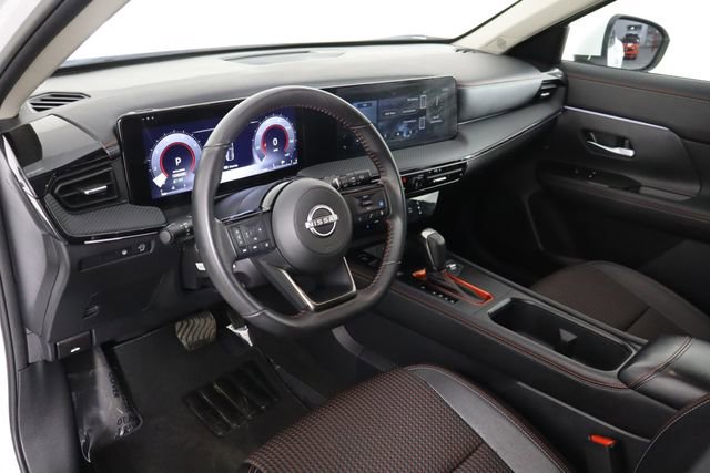 Used 2025 Nissan Kicks SR FWD image 24