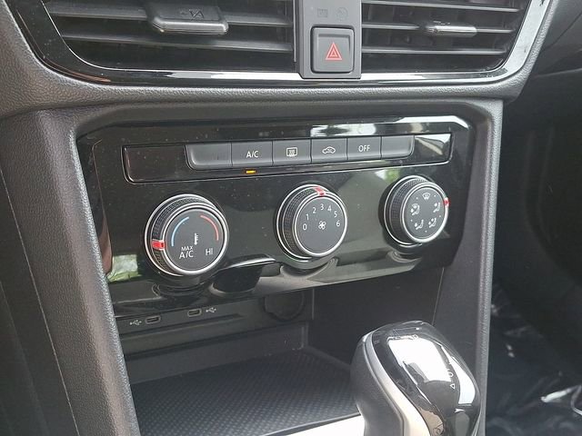 Used 2024 Volkswagen Taos S FWD image 17