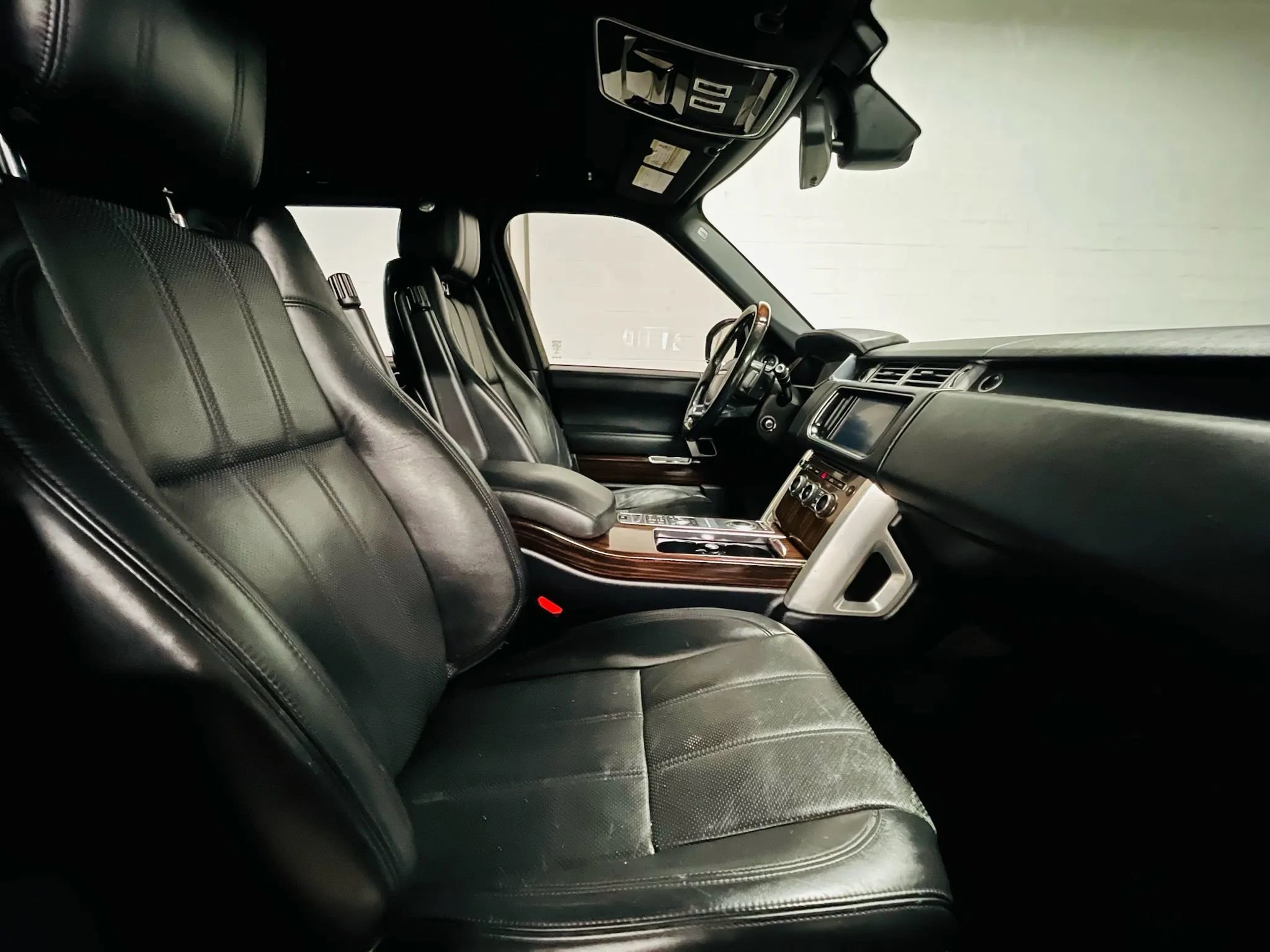 Used 2015 Land Rover Range Rover Supercharged AWD/4WD image 12