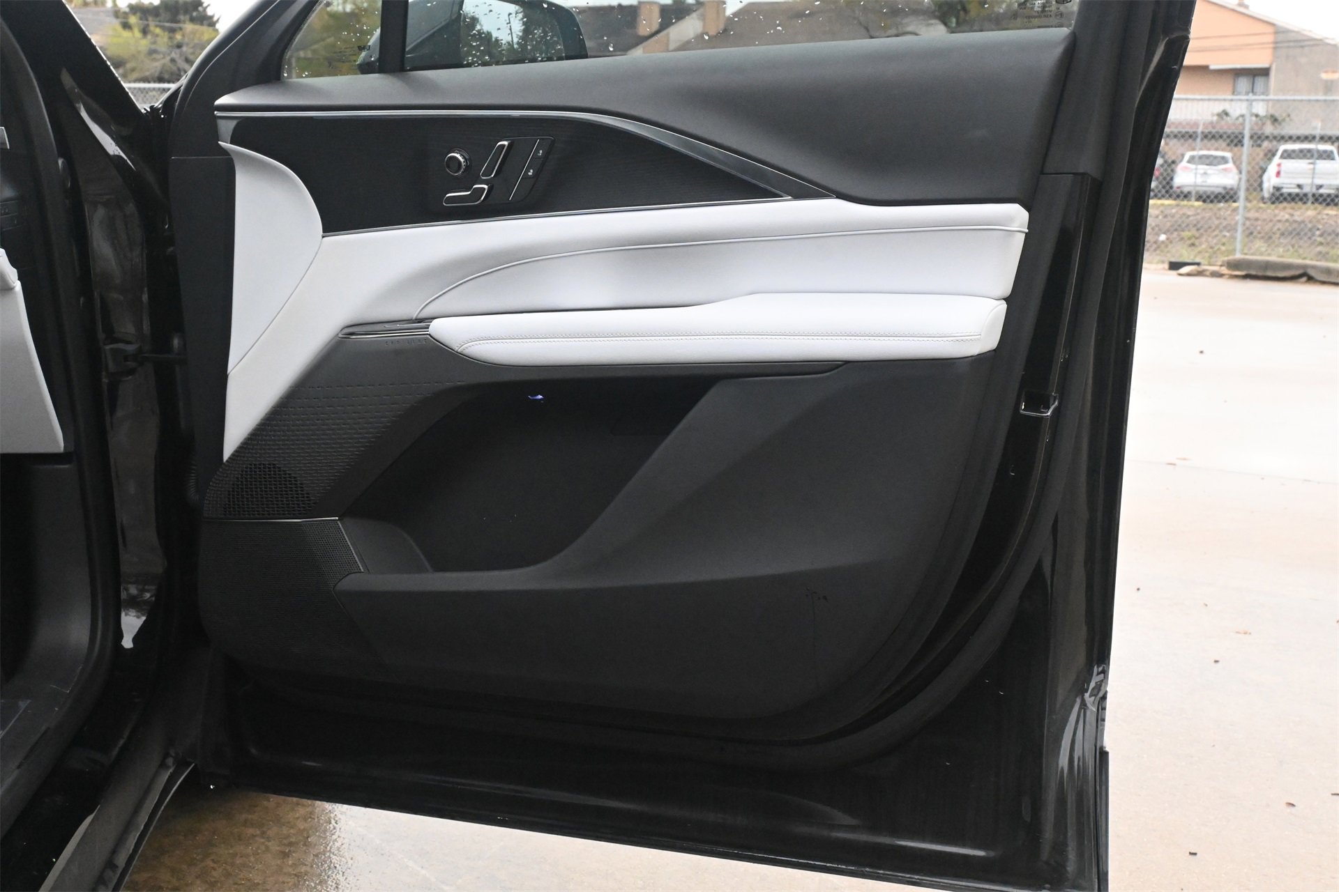 Certified 2024 Cadillac Lyriq Luxury image 28