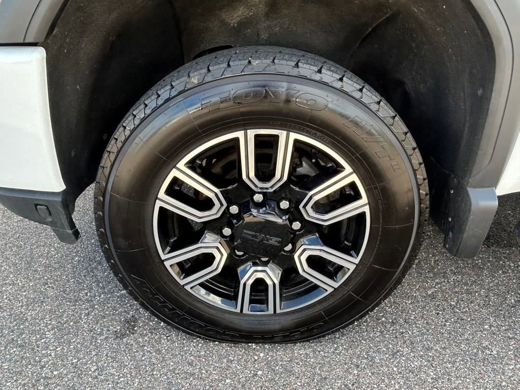 Used 2020 GMC Sierra 2500 AT4 w/ AT4 Premium Package image 32