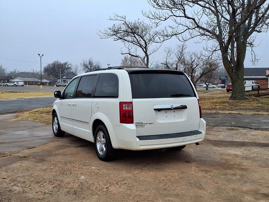 Used 2008 Dodge Grand Caravan SXT image 3