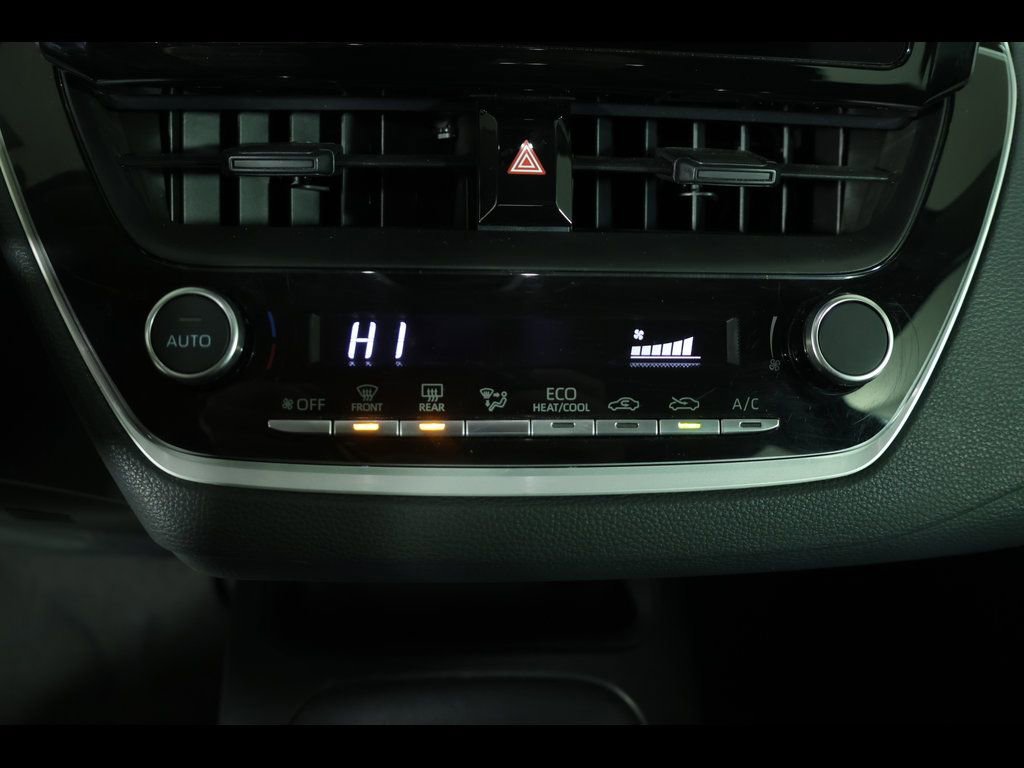 Used 2025 Toyota Corolla LE FWD image 24