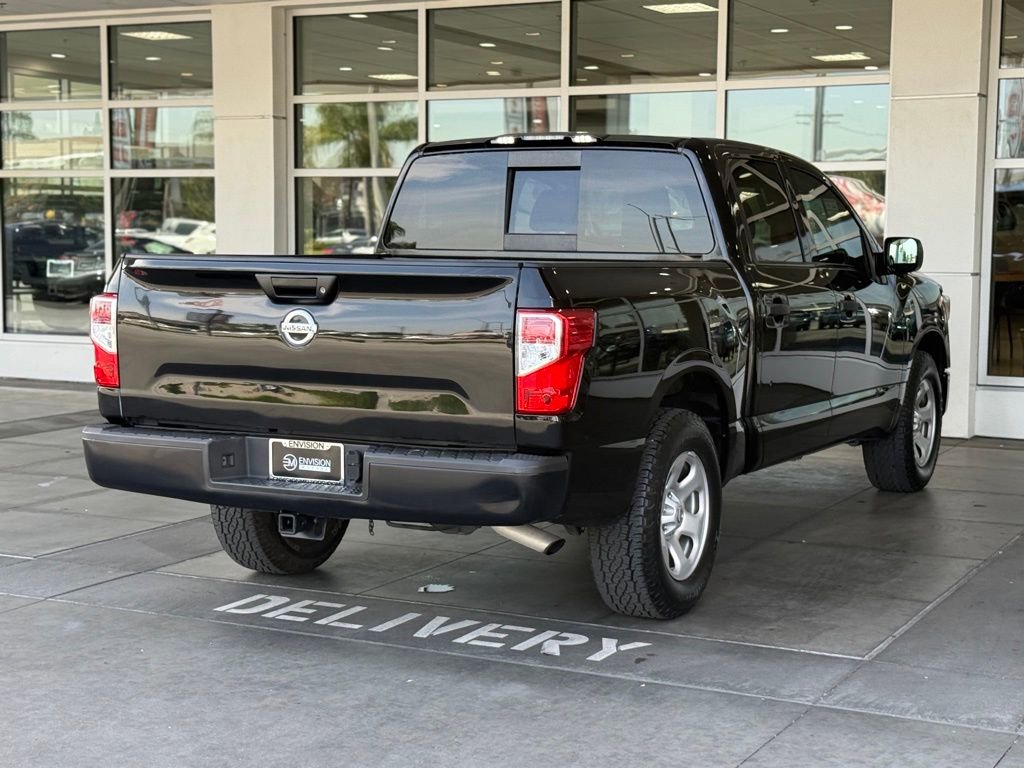 Used 2017 Nissan Titan S image 12
