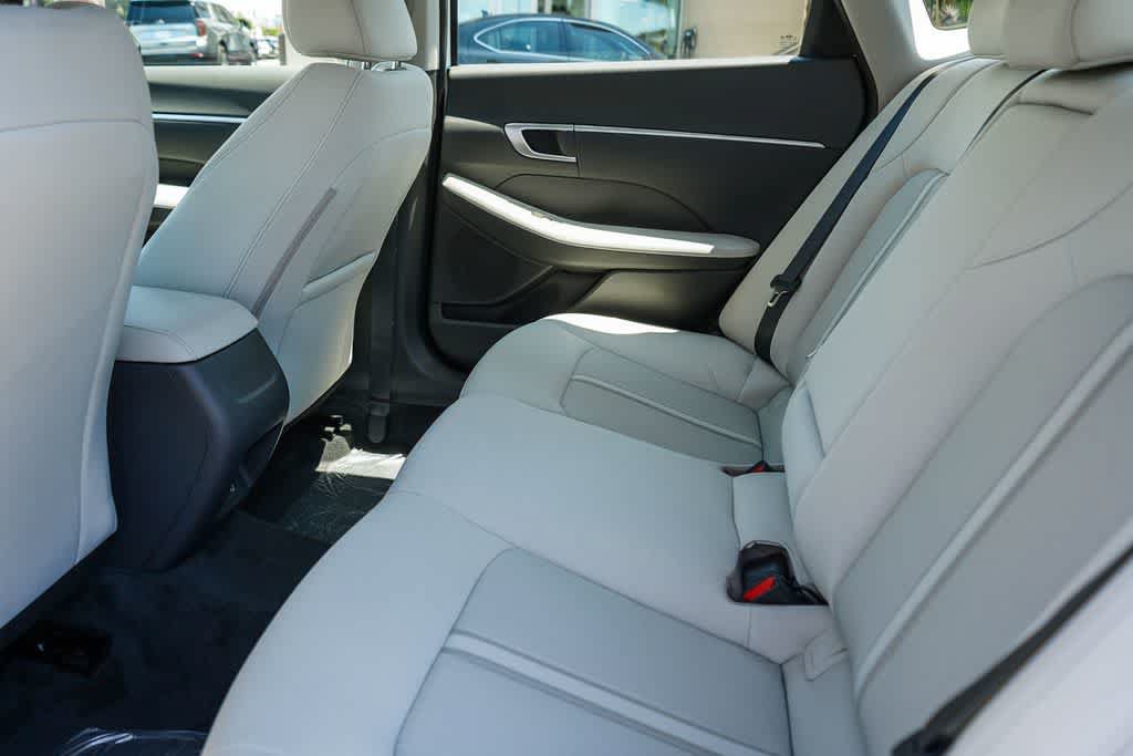 New 2026 Hyundai Sonata SEL FWD image 17